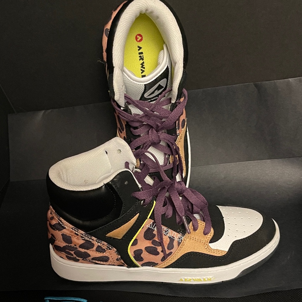 Airwalk Women's Black and Leopard High-Top Sneakers. New-no box. size 7.5M
